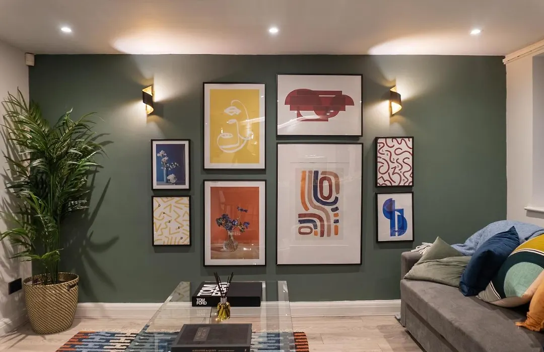 The Old Coach House: Luxurious Harrogate Retreat Near Town Centre-1