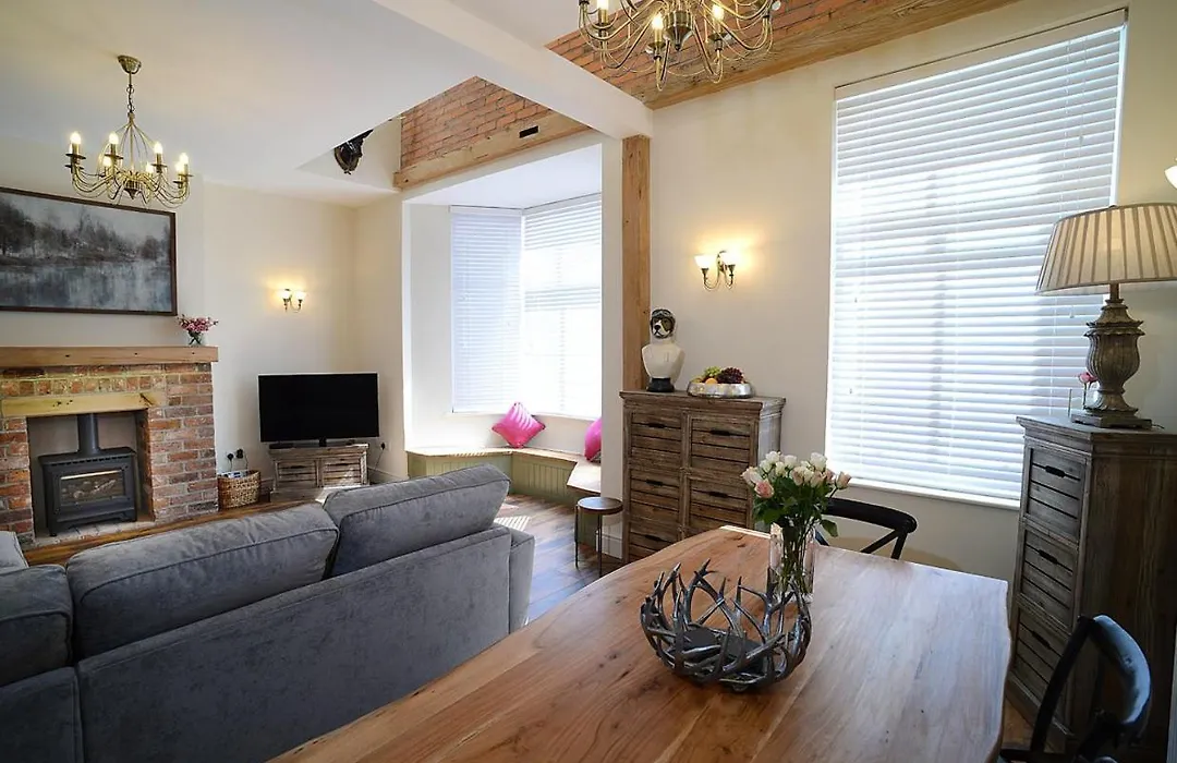 Pippin Lodge Lytham-1