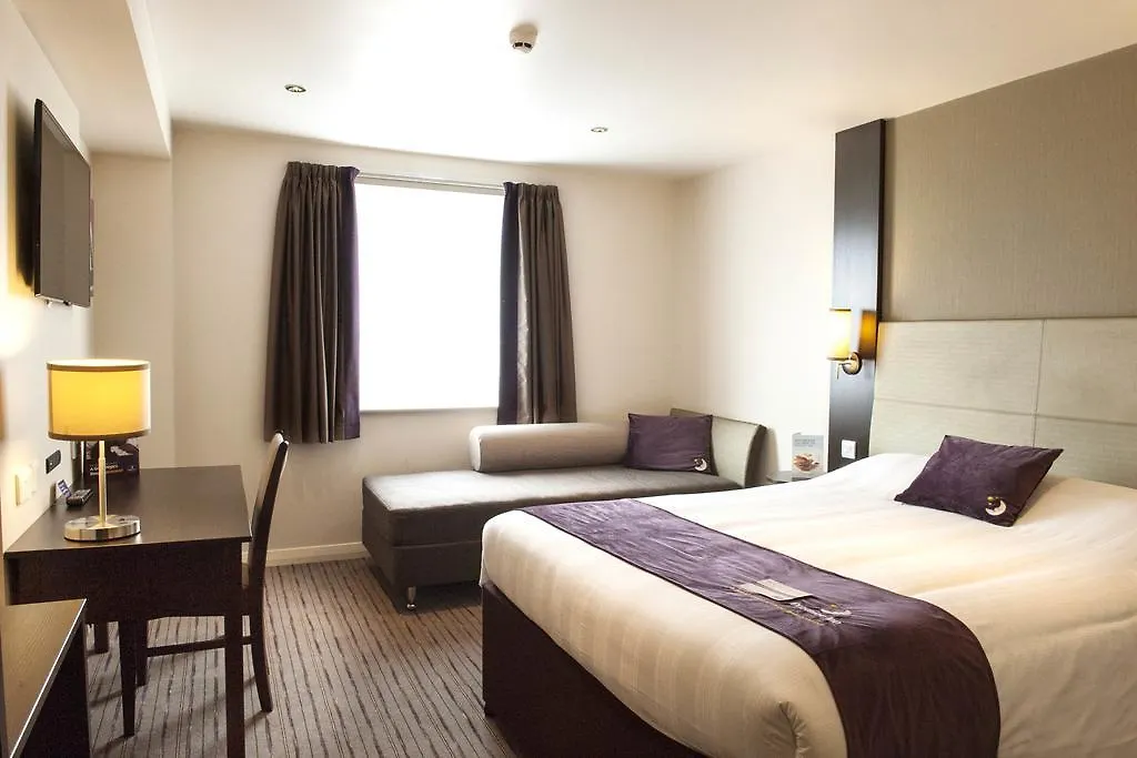 Premier Inn Bournemouth/Ferndown-1