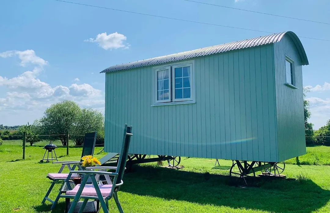 Bells Meadow Shepherds Hut-1