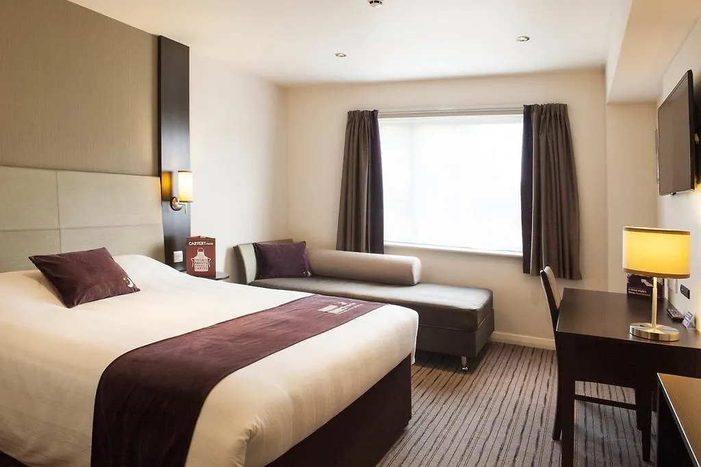 Premier Inn Chichester-1