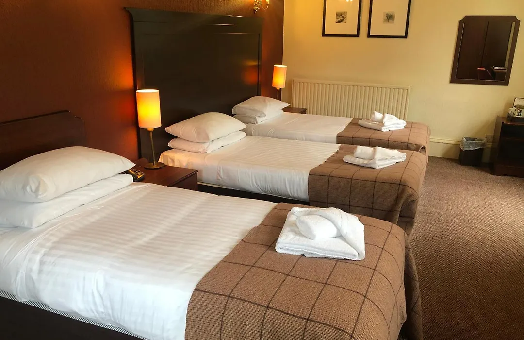 Ben Wyvis Hotel-1