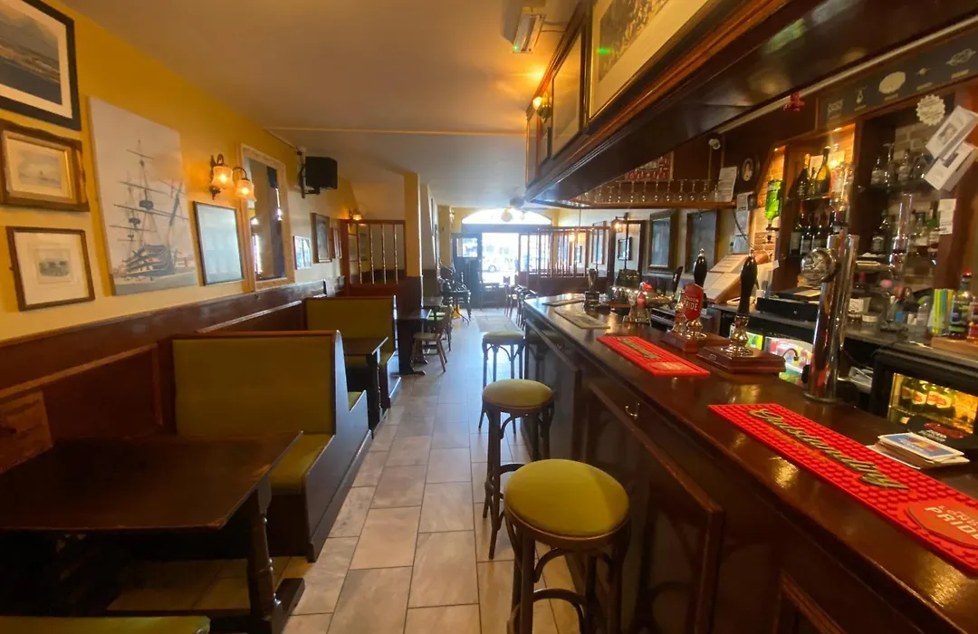 Lady Hamilton Inn-1