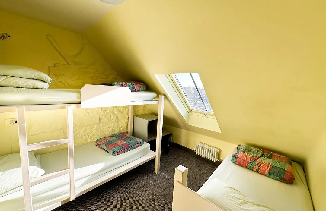 Castle Rock Hostel - Adults Only-1