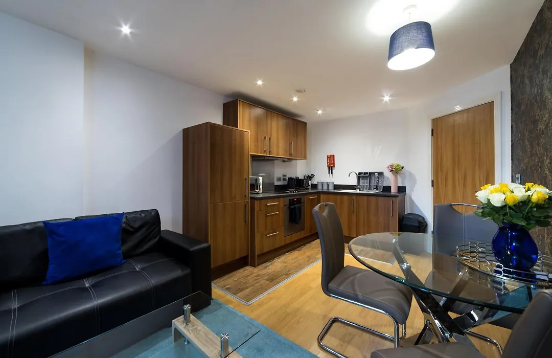 Cutlass Court Apartments By Comfort Zone-1