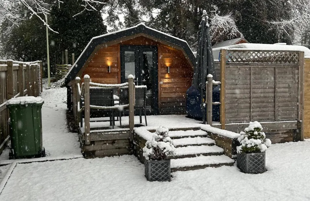 Morvan Pod & Hot Tub-1