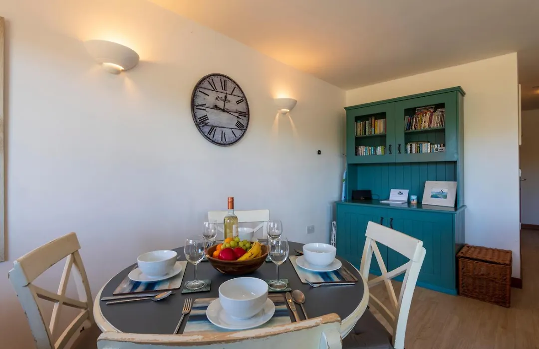 White Lodge Apartments-1