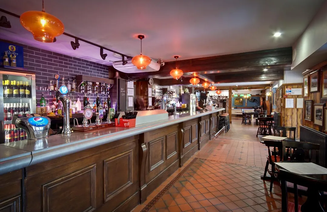 Royal Oak Hotel-1