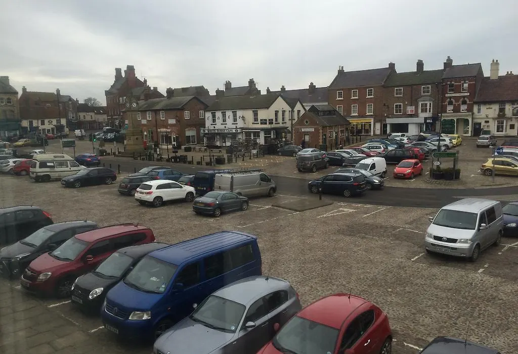 The Three Tuns Hotel Wetherspoon-1
