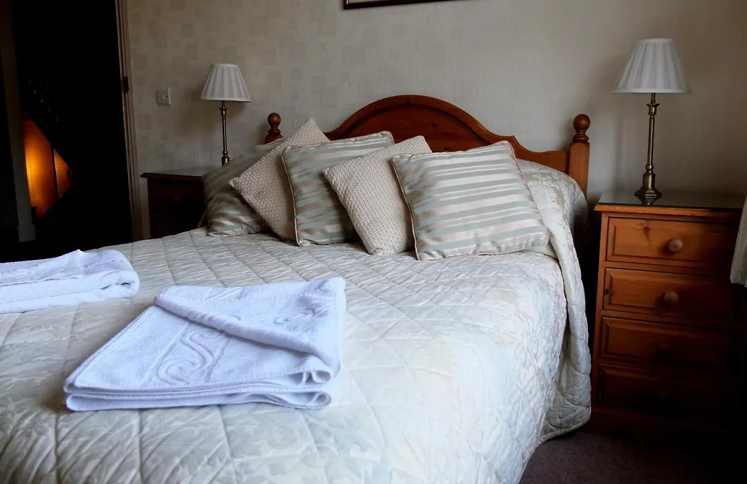 Meadowcroft Guest House-1