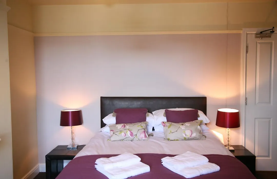 Gillygate Guest House-1