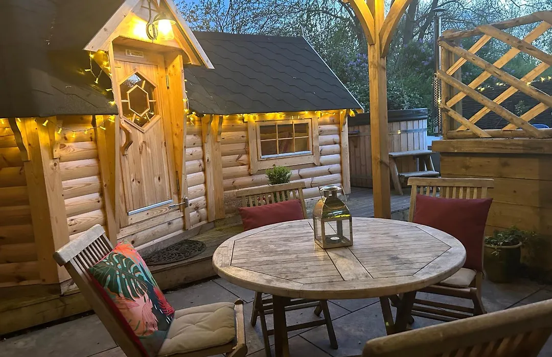 Stamford Meadows Glamping With Private Hot Tubs-1