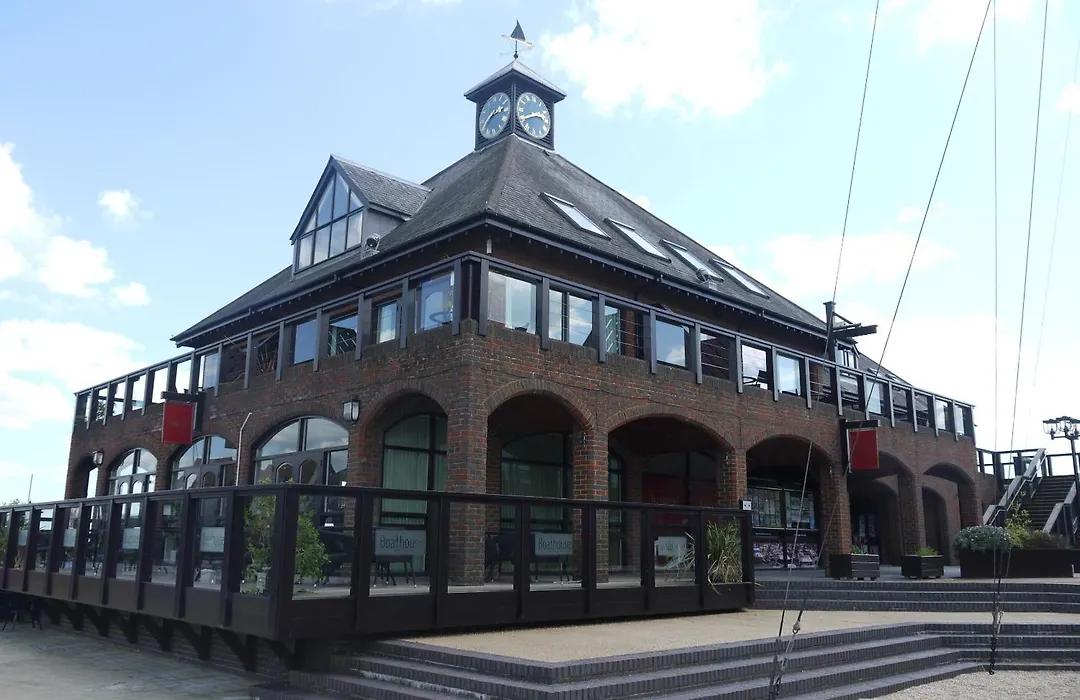 Boathouse Hotel-1