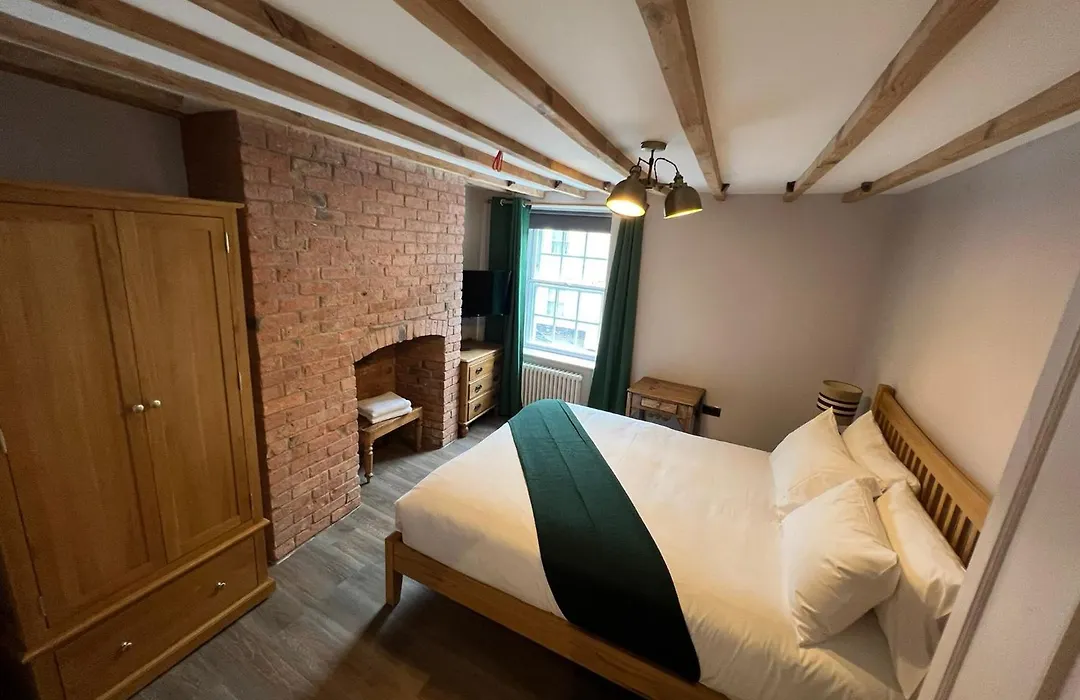 Beaumond Cross Inn-1