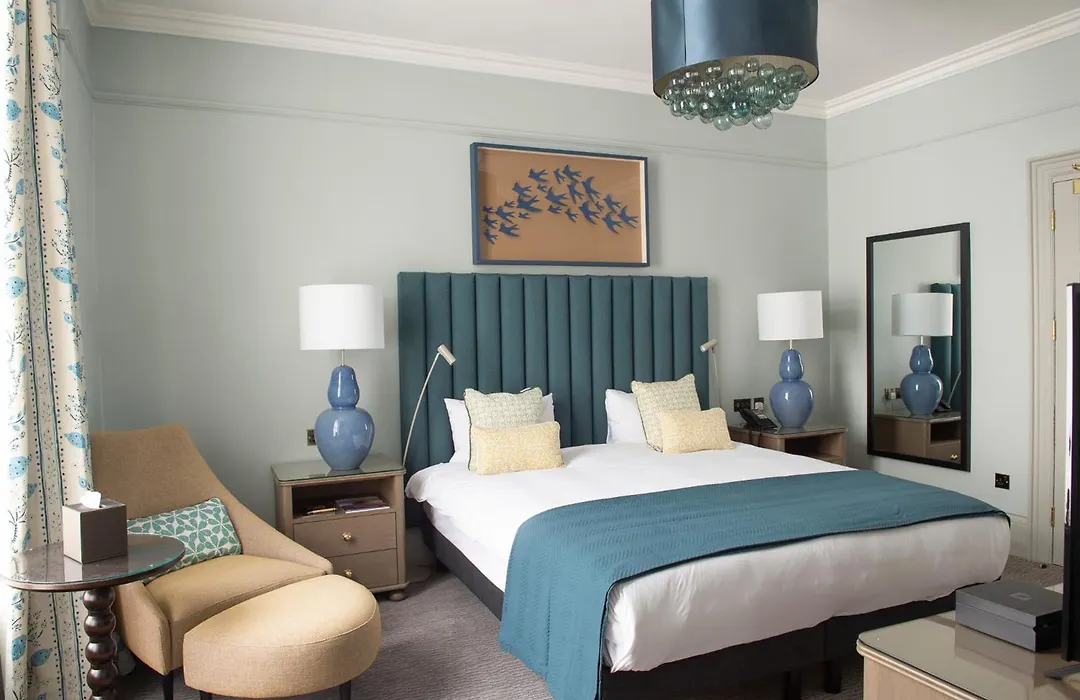 Bush Hotel Farnham-1