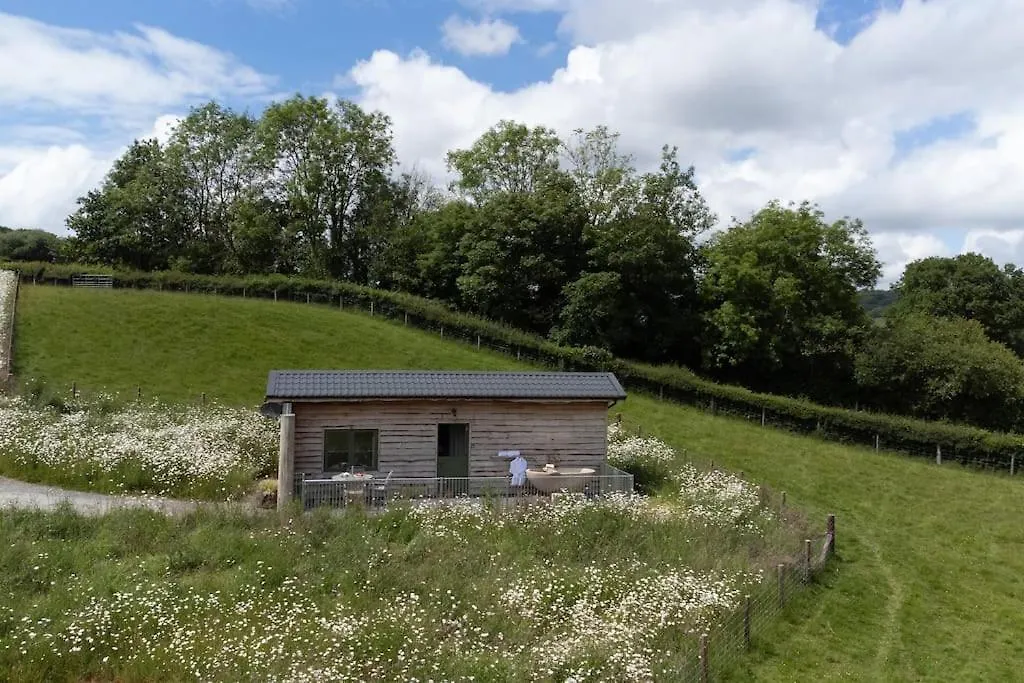 Birch Banc Retreats - Glyn-Haul, New Enc Decking-1