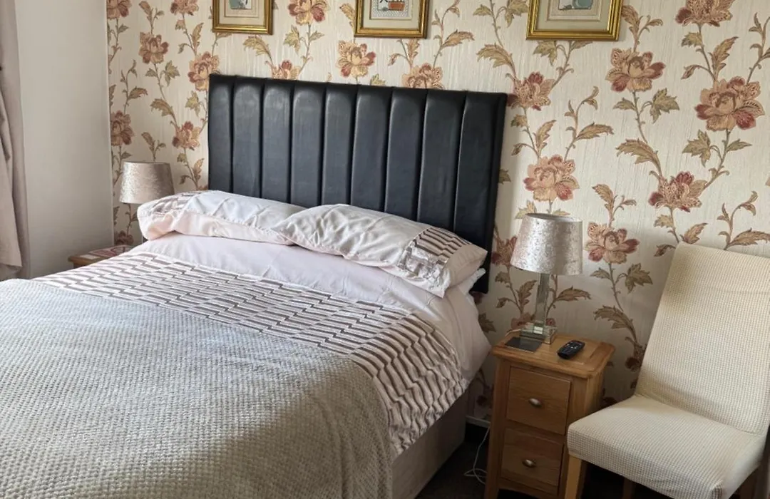 Prince Charlie'S Cottage-1