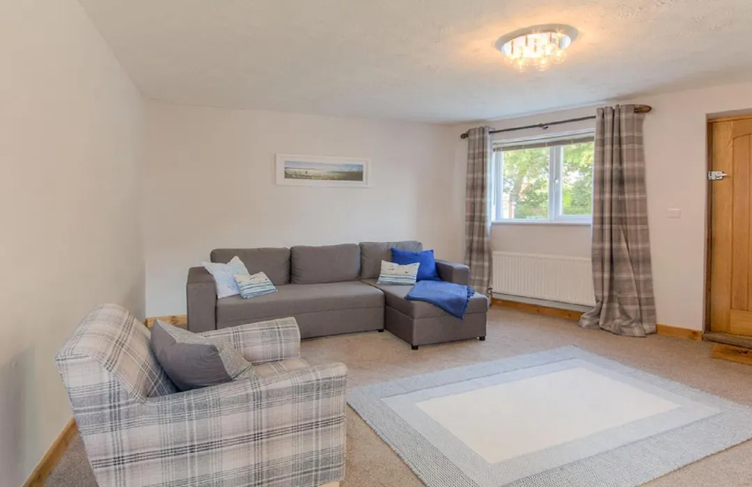 Beach Breeze Cottage - 3 Bed-1