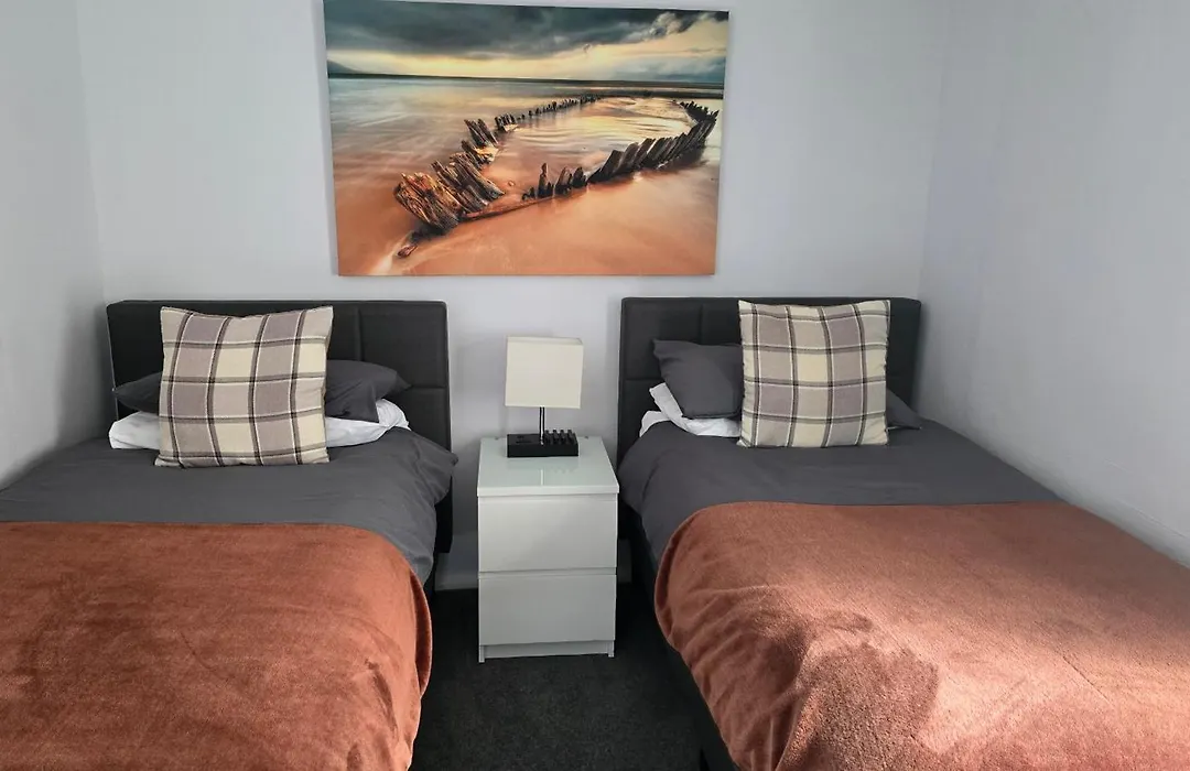 Farne Lodge-1