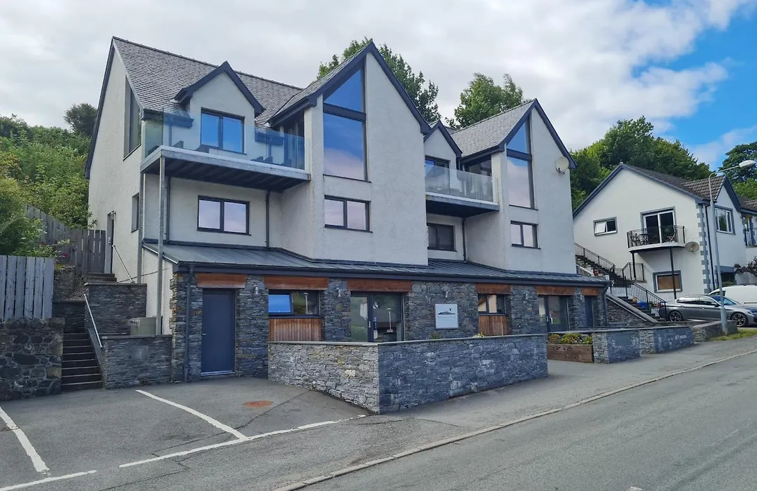 Skyelander Apartments-1
