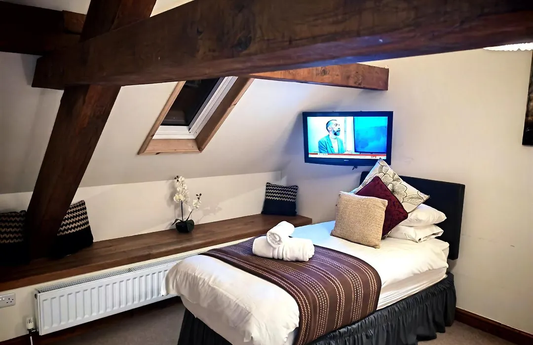 Dolgun Uchaf Historic B&B And Cottages With Boutique Bedrooms In The Heart Of Snowdonia-1