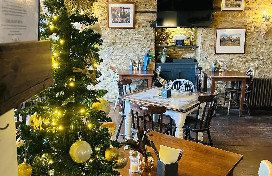 The Kings Arms Hotel-1