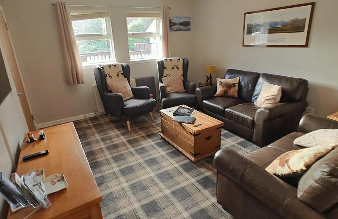 Ben Lomond Cottage - Loch Lomond And Arrochar Alps-1