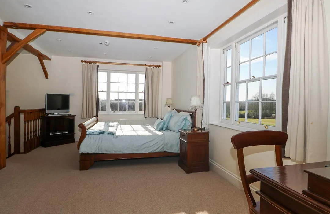 Groomes Country House-1