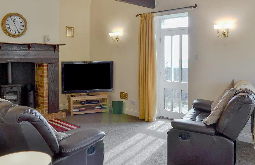 Heckley Cottage-1