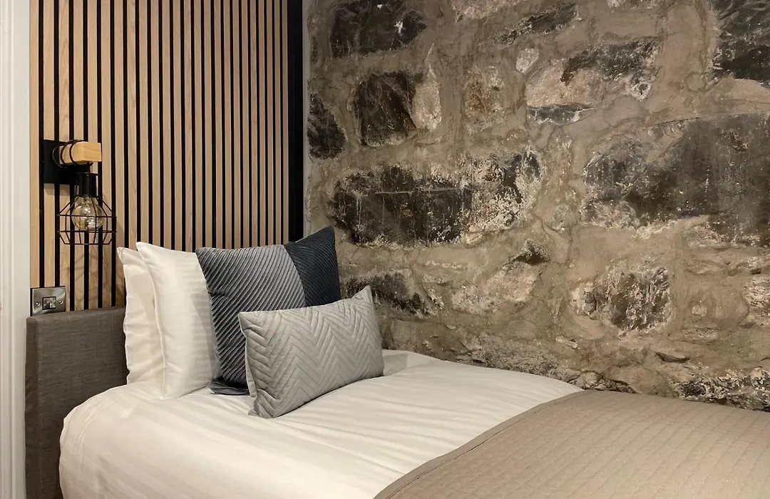 Prince Llewelyn Hotel-1