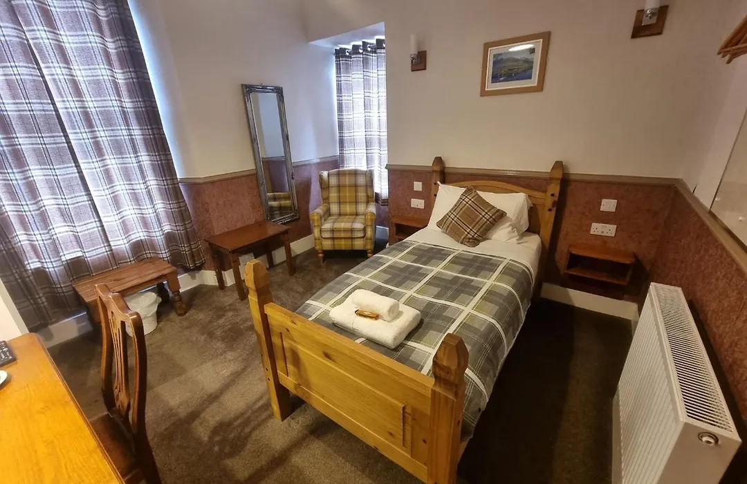 Roy Bridge Hotel-1
