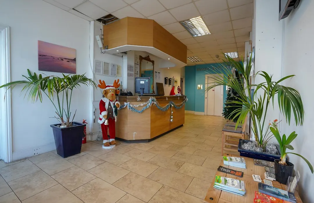 Oyo Shanklin Beach Hotel-1