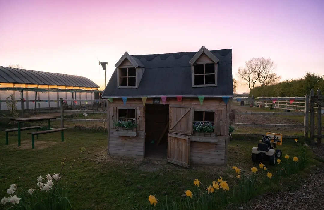 Barnacre Green Cottage - Eco-Cottage With Private Hot Tub & Pool Access-1