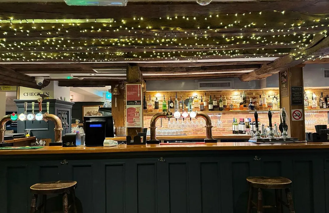 Oyo The Greyhound Inn-1