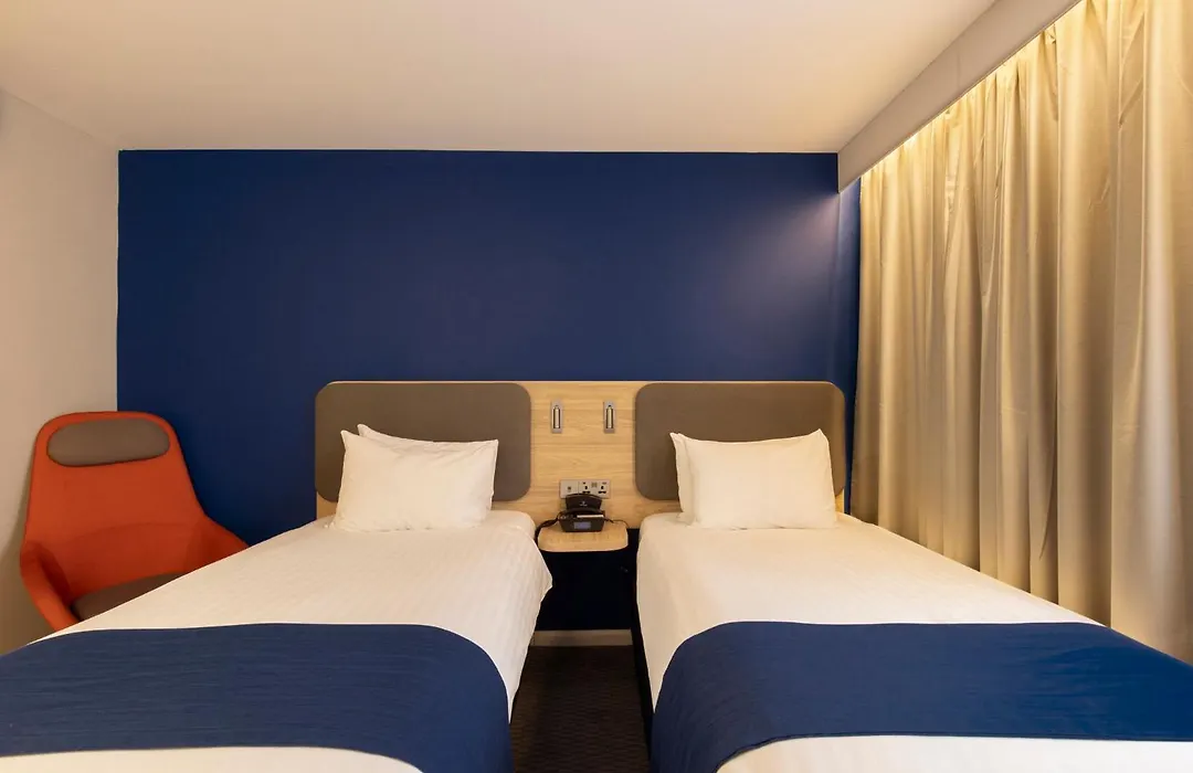 Holiday Inn Express Poole By Ihg-1