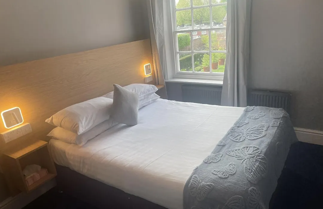 Diamonds Inn-1