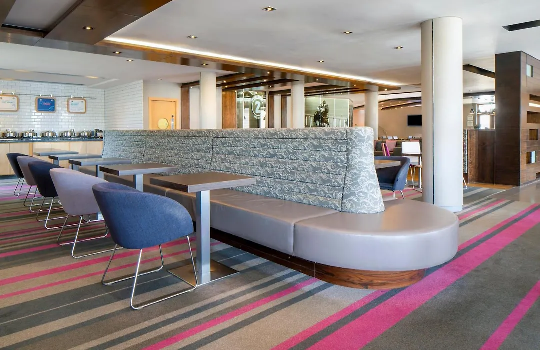 Holiday Inn Express London - Epsom Downs By Ihg-1