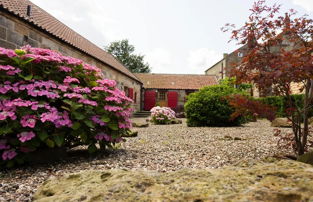 Spangle Cottage, Borrowby Farm Cottages-1