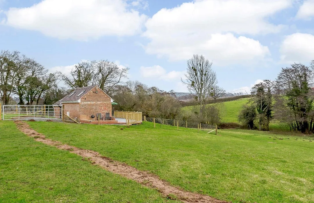 Heath Barn-1