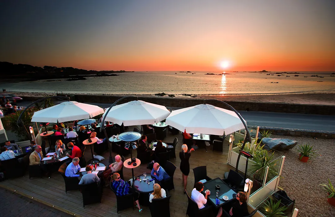 Cobo Bay Hotel-1
