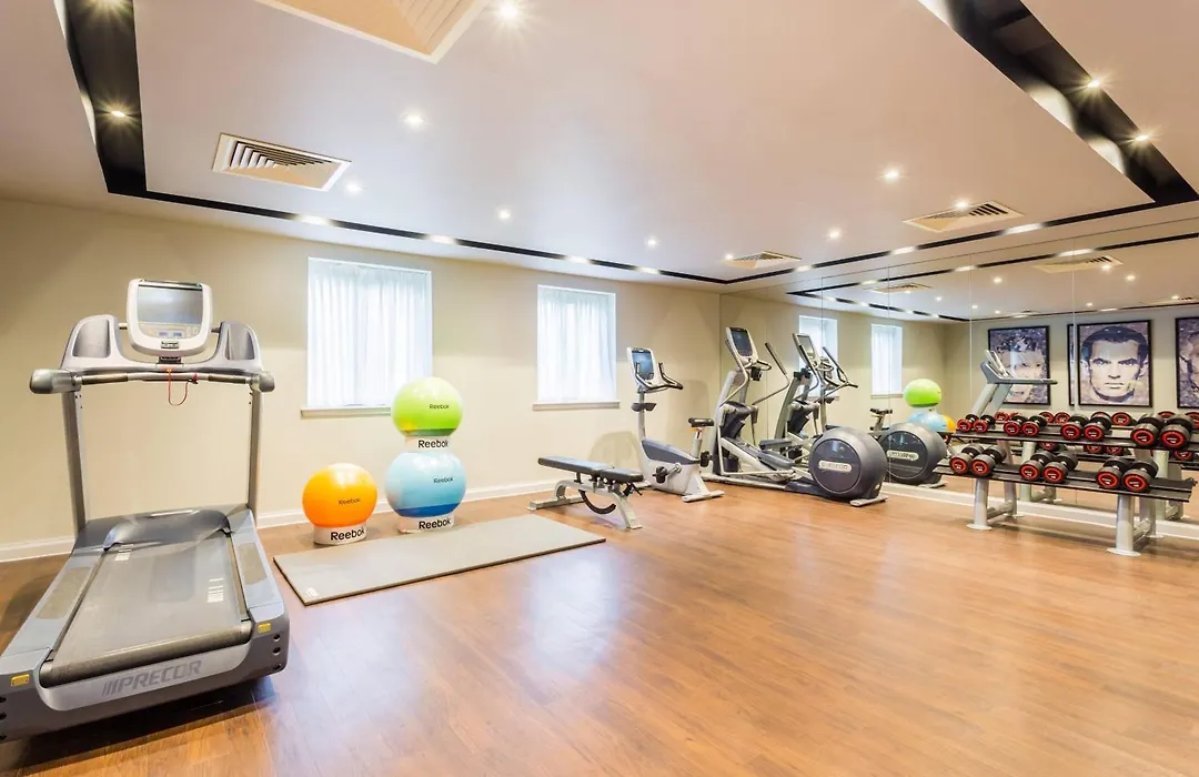 Courtyard By Marriott Glasgow Airport-1