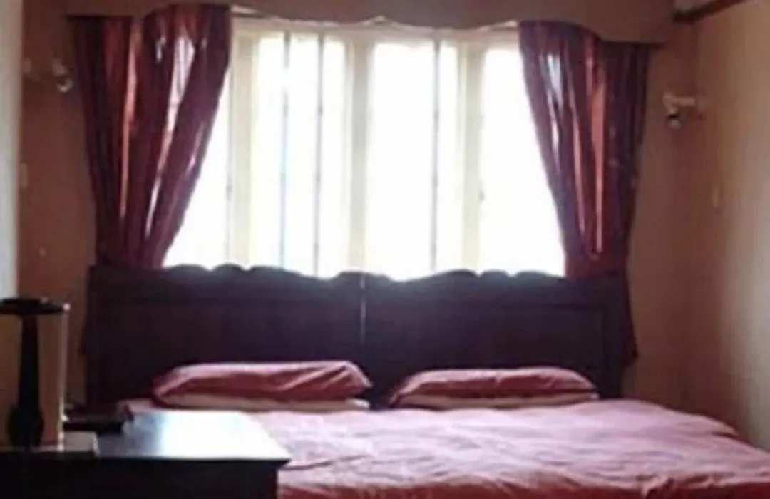 Fox & Hounds Hotel-1