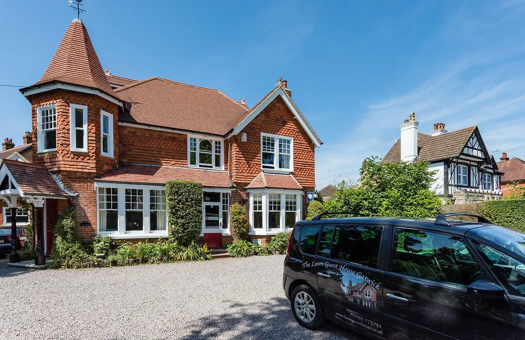 The Lawn Guest House Gatwick-1