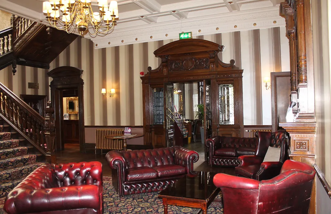 The Oaks Hotel-1