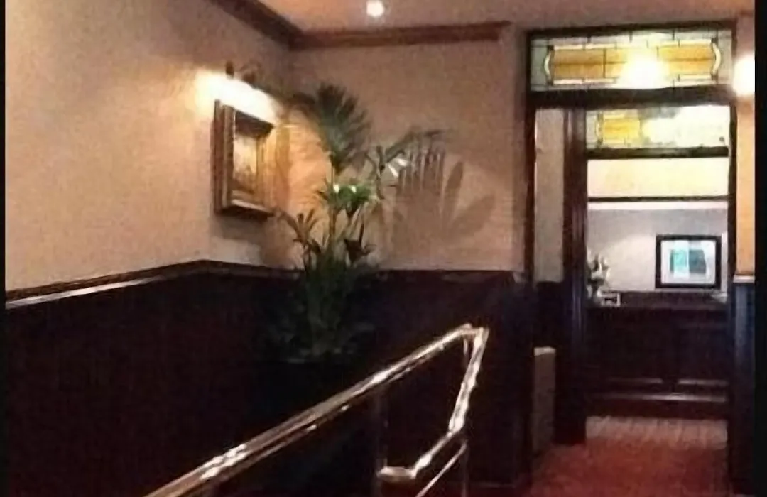 Lauriston Hotel-1