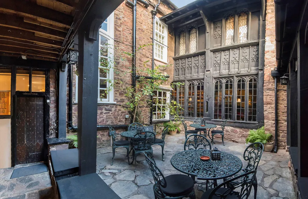 Luttrell Arms-1