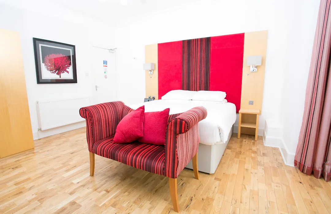 Clubhouse B& B-1