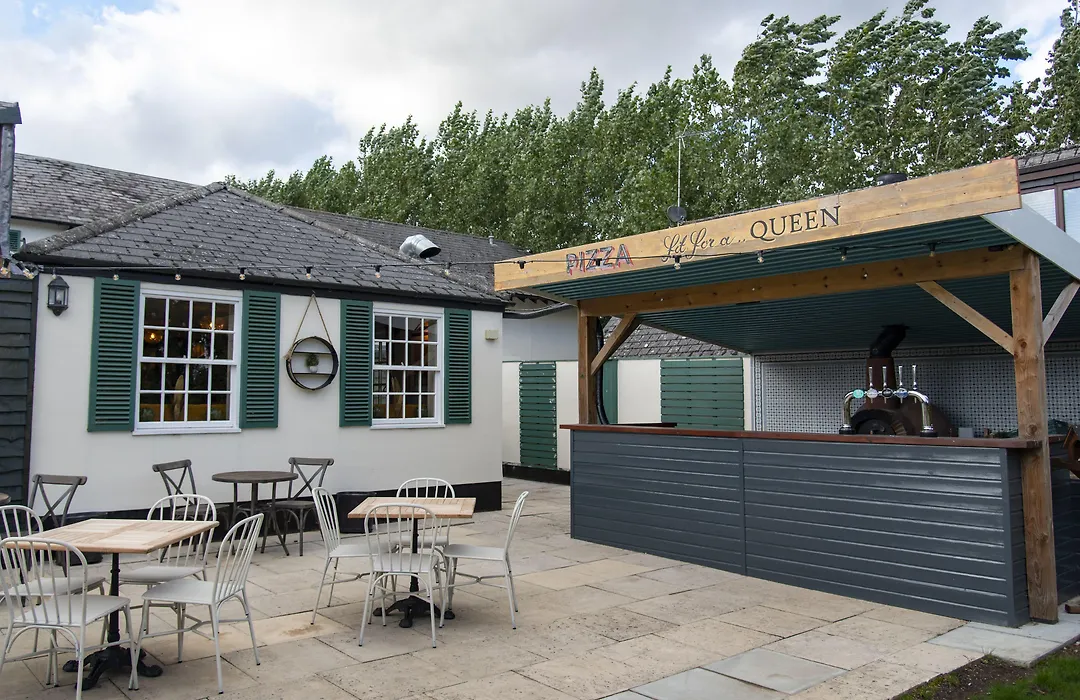 The Queen'S Arms-1