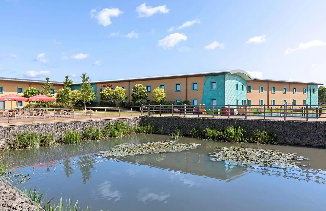 Ramada By Wyndham Cobham-1