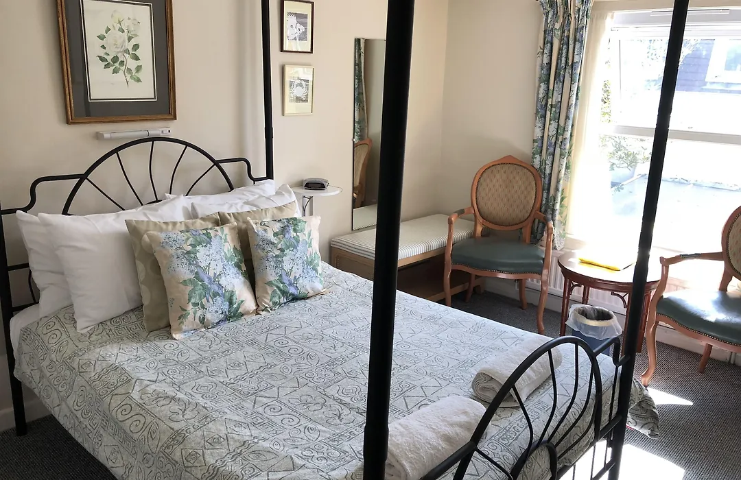 Chad Hill Hotel-1